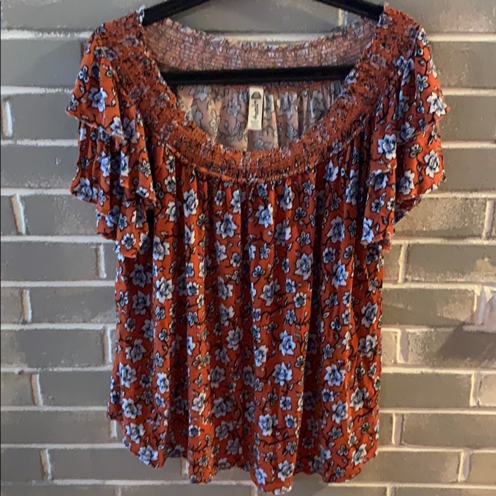 Short sleeve top